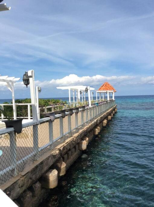 Lush Tropical Apartment Located In A 4-Star Resort Runaway Bay Extérieur photo
